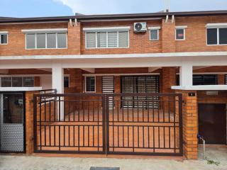 Homestay In Taman Rasa Utama, Hulu Selangor - 0