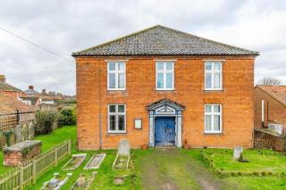 Creative Norfolk Chapel Ground Floor with Piano & Sauna - Briston - 7