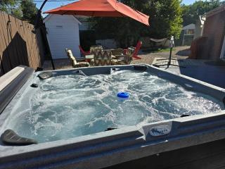 Hot tub, firepit, fenced yard, & BBQ near Airport - 9