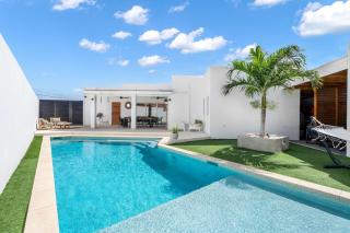 Villa Charly Large Villa with Pool in Noord - 9