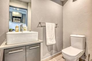 Modern Citadel Deluxe Apartment I Lynnwood - 3