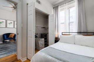 Flexhome Ukrainian Village • 2BR • Convenient Walkability · Sleeps 6 - 4