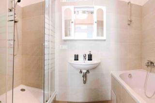 Spacious apartment on 3rd Floor no elevator - 1