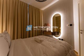 Stylish 1BR, Canal View, Steps from ADGM - 5
