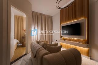 Stylish 1BR, Canal View, Steps from ADGM - 9