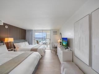 Newly Remodeled, walk to beach, Great Views - 8