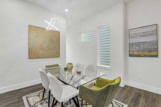 Luxe 3 BR with Garage and Patio, 5 minutes away from NRG and Med Center - 2