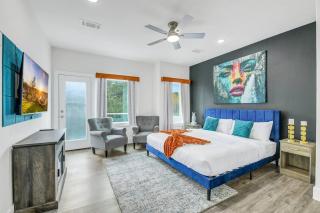 Luxe 3 BR with Garage and Patio, 5 minutes away from NRG and Med Center - Houston - 9