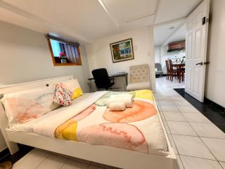 Spacious Group Home Combo, Sleeps 20 - 3