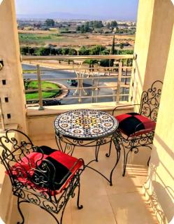 Standing élevé décoration typique MAR - 0