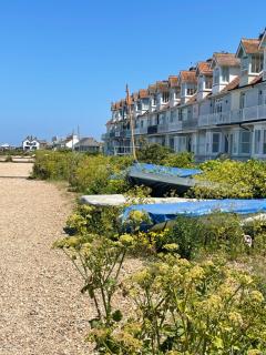 The Dairy stylish chalet for 2 opp the beach 1 minute walk - 1