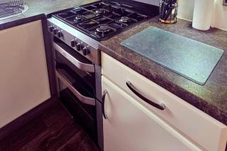 Modern & Spacious 40ft Caravan Sleeps 6 Luxury! - 7