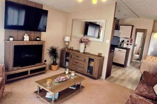 Modern & Spacious 40ft Caravan Sleeps 6 Luxury! - 6