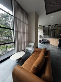 Modern Loft-Style Studio Apartment - 9