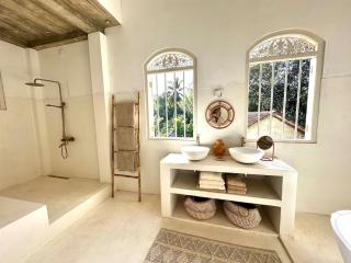 Coco & Olive House - 5