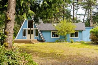 Coastal Woodlands A-Frame Sanctuary - 9