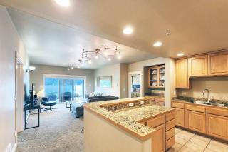 Riverfront Views, Walk to Old Town, Dog Friendly! The Tide That Binds - 4