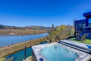 Private Hot Tub! Luxe Hood River Retreat Near Dtwn - 6