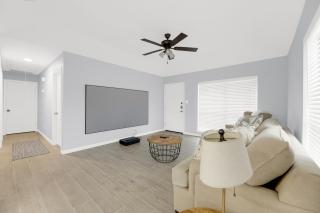 Cozy & Walkable Avocet Ave Condo Prime Location - 0
