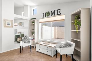 Fully Furnished Phoenix Home Workspace 30 Day Stays - 1