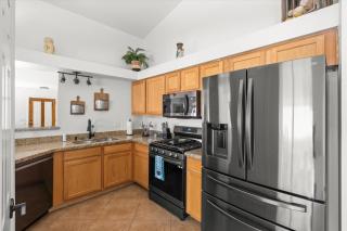 Fully Furnished Phoenix Home Workspace 30 Day Stays - 8