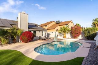 Resort-Style Chandler Retreat Heated Pool Firepit BBQ - 9