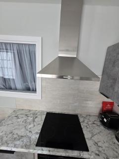 Spacious stylish flat near city centre - 2