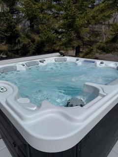 Lux Retreat in Split RockHot TubFire PitGame Rm - 9