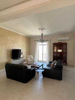 Central & Spacious 3-Bedroom Apartment - 5