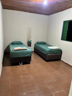 Casa 2 quartos ,sala , cozinha banheiro , espaço inteiro - 5