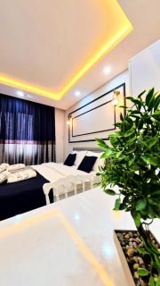 PRETTY HOUSE - 4