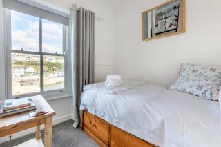 3 Bed in Porthleven oc-harbli - 1