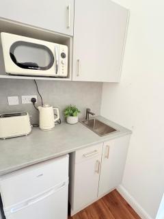 Stylish Studio1,Parking,Special long stay deals,Contractors,NHS,Relocators,nr Sandwell hospital - 9