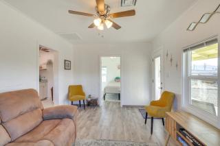 Route 66 Roadtripper Retreat w/ Private Backyard - 6