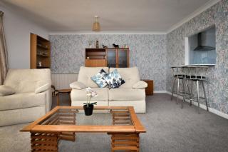 Amazing Beachside 2BD Family Home with Garden - 2