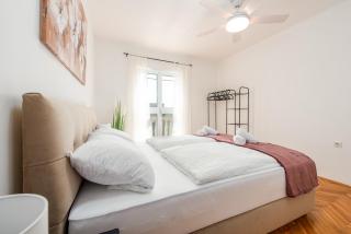 Laguna Apartments - 6