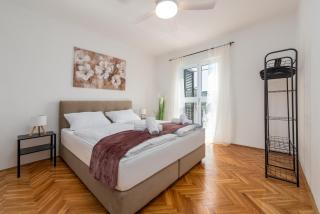 Laguna Apartments - 8