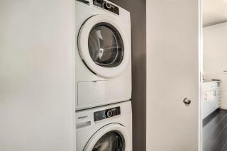 Boulevard Stays 1BR Sky-loft Pool Gym Parking - 2