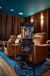 LUX 5 Bedroom - Walk to FIFA AT&T & Globe Life Stadium - Pickleball basketball movie theater gameroom firepit and more - 4