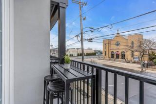 Coffee | Fast Wifi | Rooftop Deck | Linen & Towels - 1