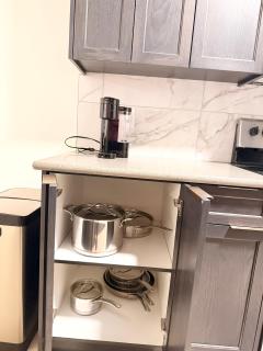 The Luxe Haven - Stylish 2BR, 2BA Retreat - 2