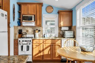 Ocean Beach 3! Fast WiFi | Coffee | Pet Friendly - 2