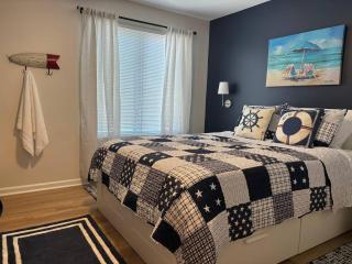 Fast Wi-Fi | Coffee Bar | Linens & Towel | Parking - 6