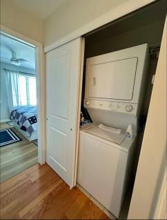 Fast Wi-Fi | Coffee Bar | Linens & Towel | Parking - 1