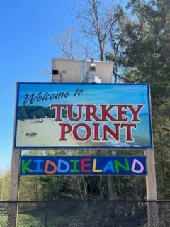 Cozy Woodland Bunkie Outdoor Shower WiFi - 5