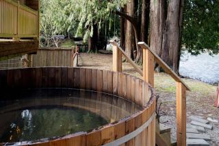 Riverfront w Cedar Hottub, Sauna, Movie Theatre - 7