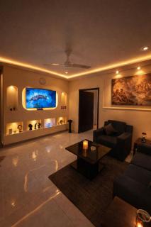Oura Residence 1 bhk Parkhouse Gulberg - 0