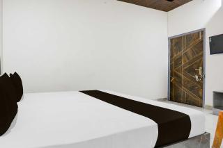 Super Hotel Aparna and Marriage Lawn - 0