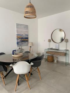 Esmie Apartment - ocean and sunset views - 1