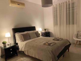 Esmie Apartment - ocean and sunset views - 7